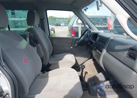 2003 Volkswagen Eurovan Mv z USA, uszkodzony, nr VIN WV2MB47053H002603